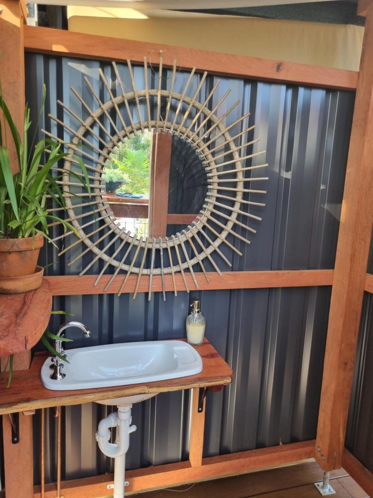 Birdsong Retreat - On Lamb Island Bed & Breakfast Karragarra Island Екстериор снимка